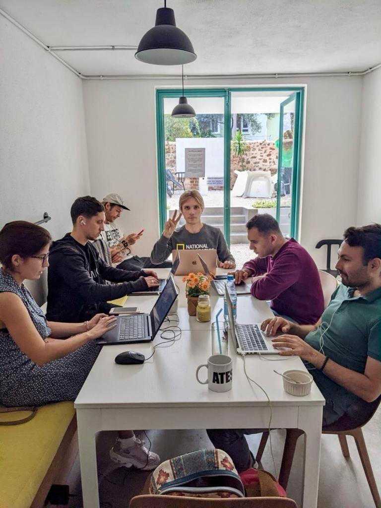 Be Bold Hostel Antalya Bagian luar foto