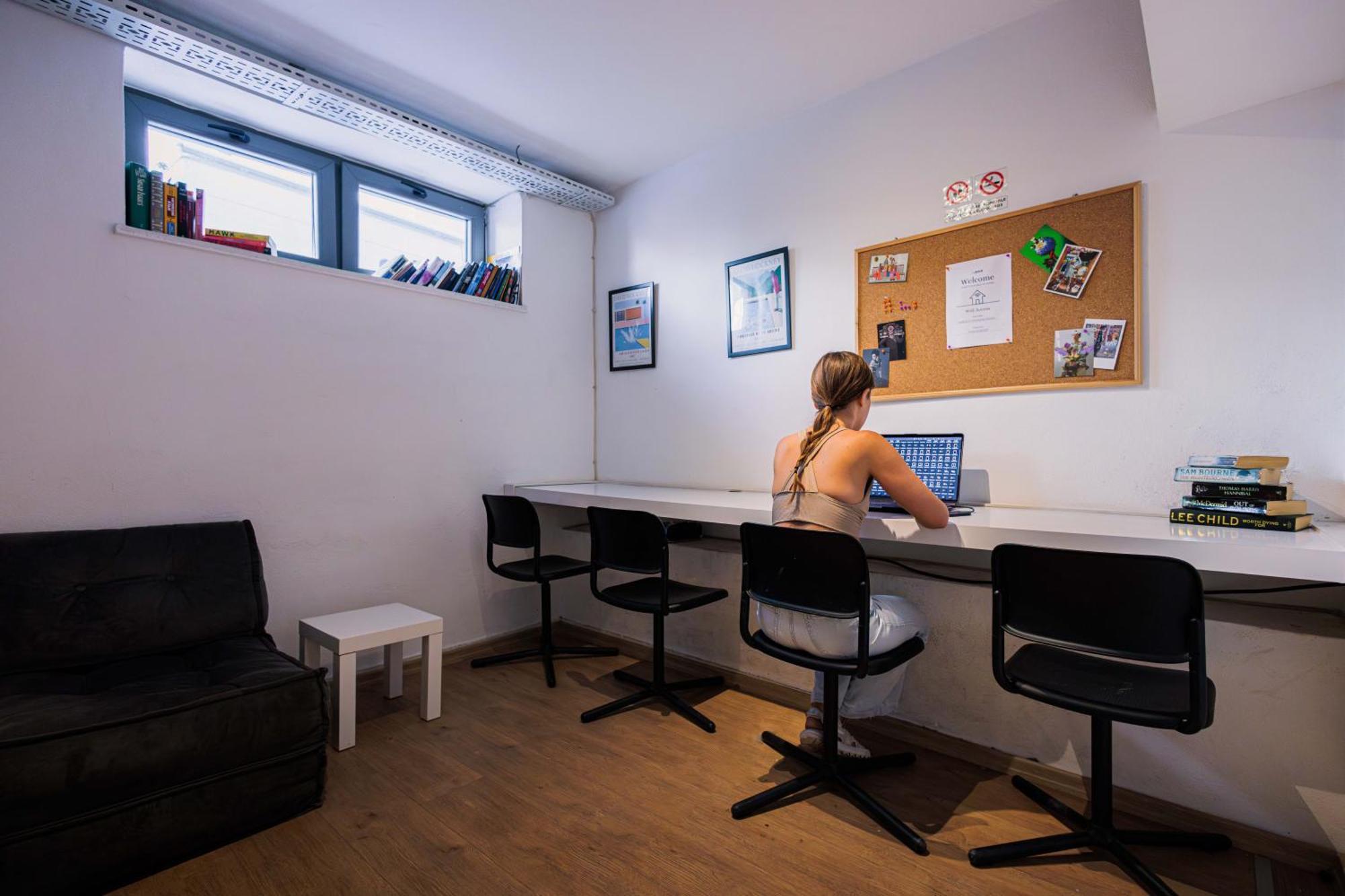 Be Bold Hostel Antalya Bagian luar foto